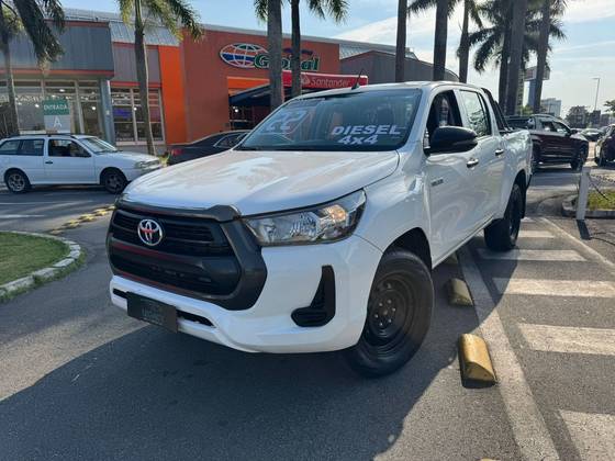 TOYOTA HILUX 2.8 D-4D TURBO DIESEL CD POWER PACK 4X4 MANUAL